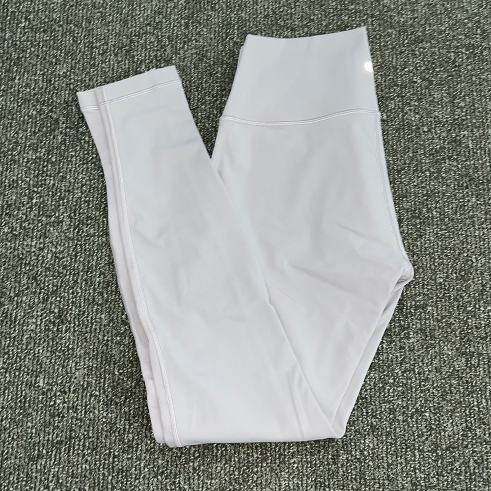 Light purple lululemon wunder under 25” leggings